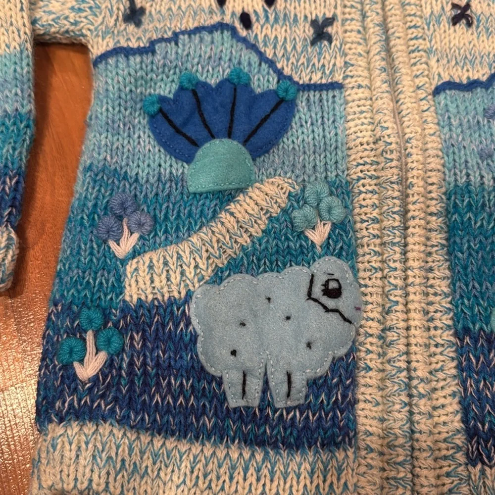 Handmade in Peru girls size 2 blue knit sweaterter with sewn on designs‎ knit